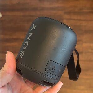 Sony srs-xb12 Portable Speaker